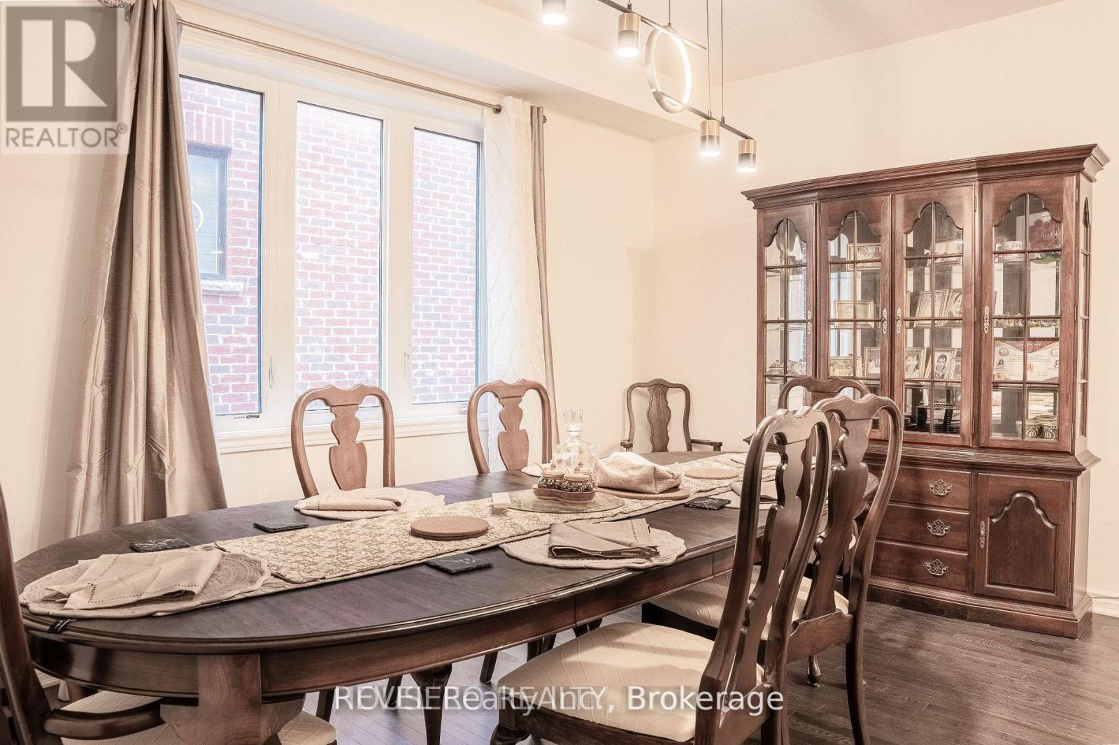 58 ORIOLE CRESCENT - 13