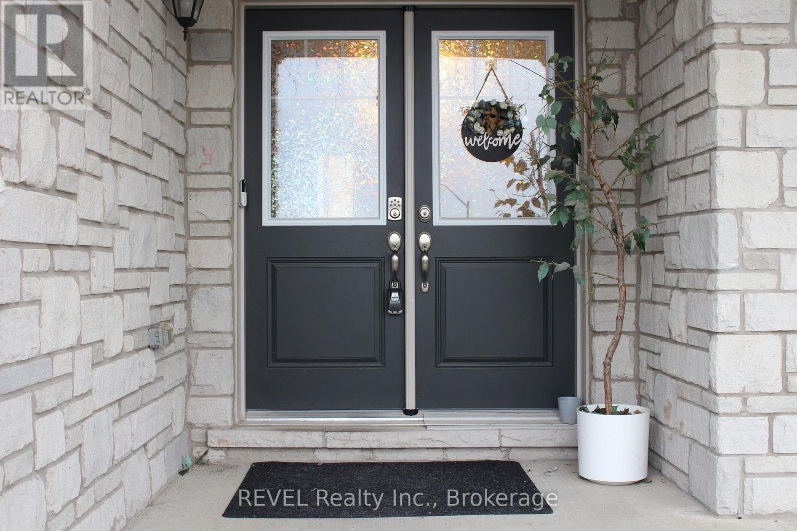 58 ORIOLE CRESCENT - 3