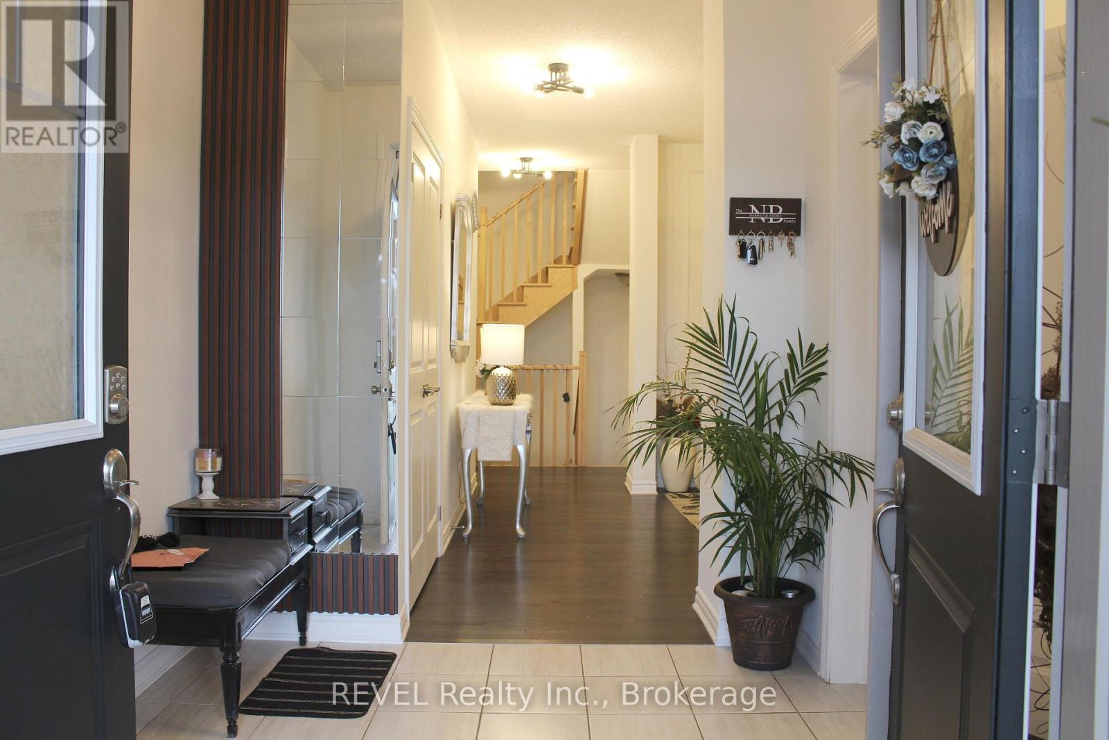 58 ORIOLE CRESCENT - 4