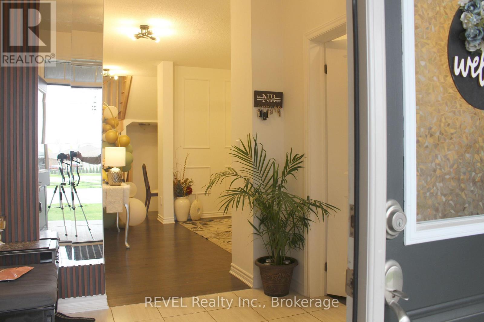 58 ORIOLE CRESCENT - 5