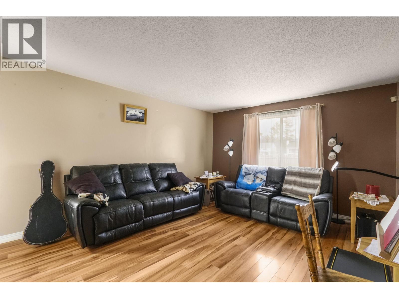 60 SWALLOW STREET - 9