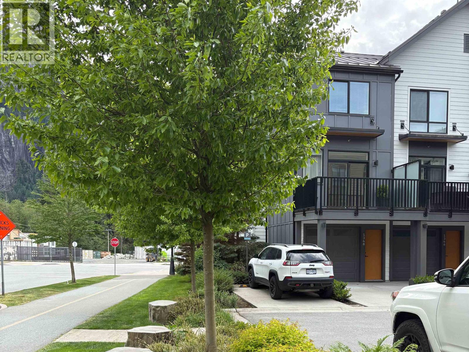 1348 HALYARD PLACE, Squamish