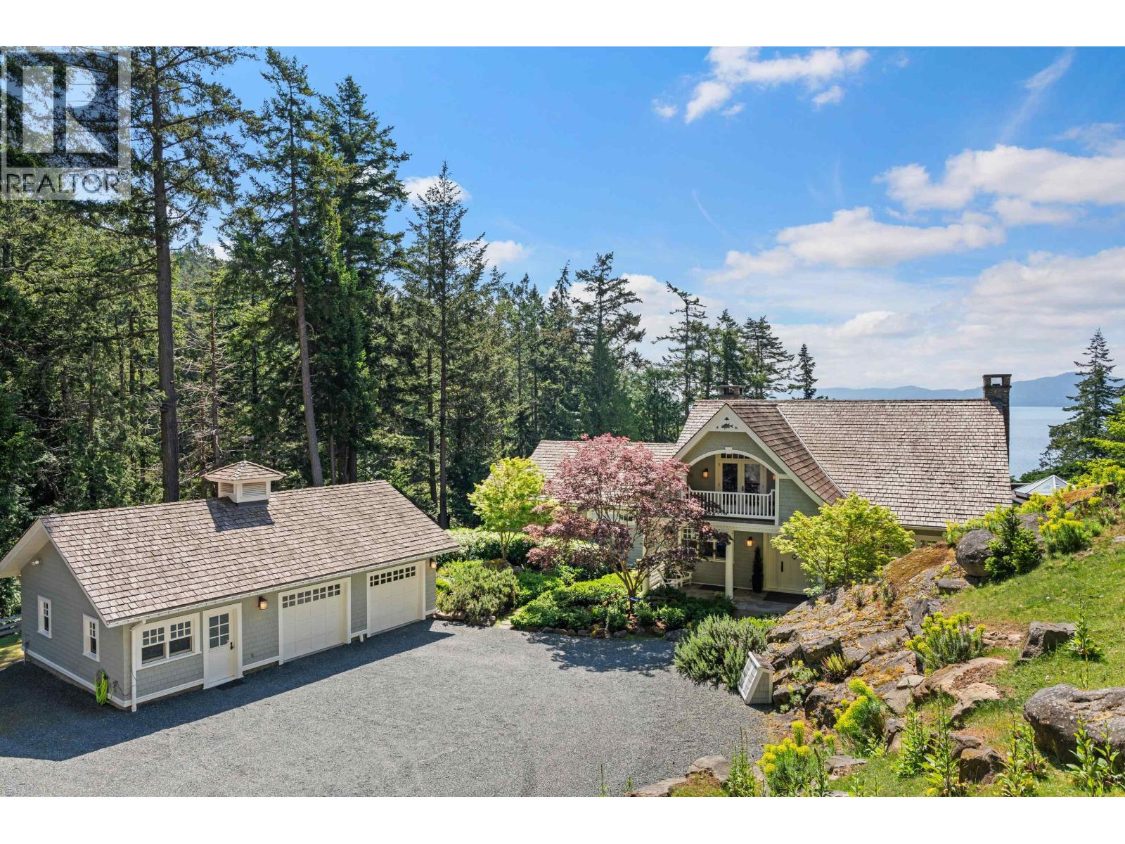 814 BEECHWOOD Drive - main photo
