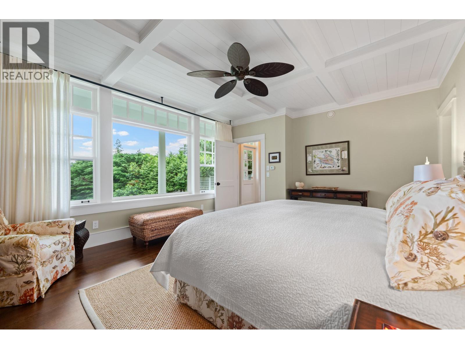 814 BEECHWOOD DRIVE, Mayne Island
