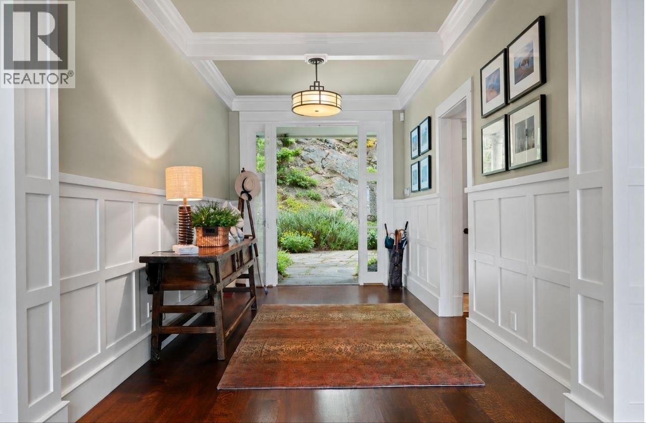 814 BEECHWOOD DRIVE, Mayne Island