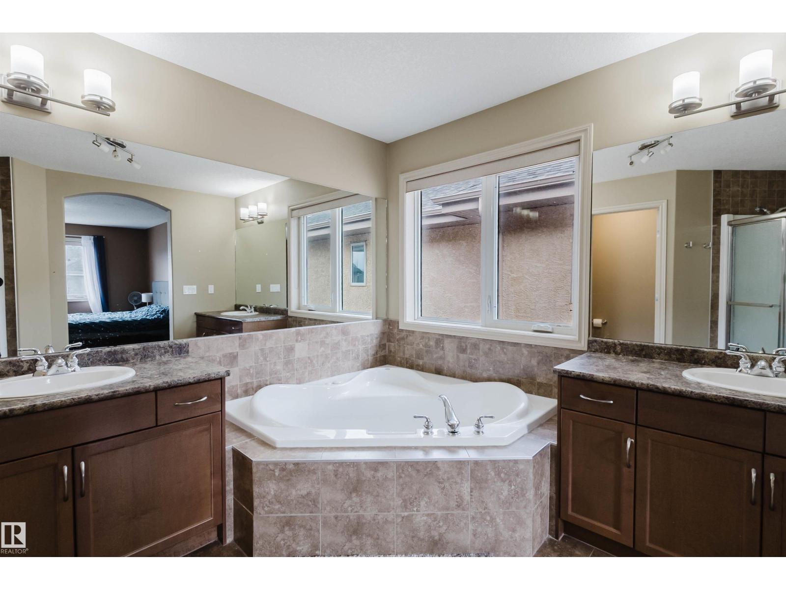 5623 206 ST NW, Edmonton