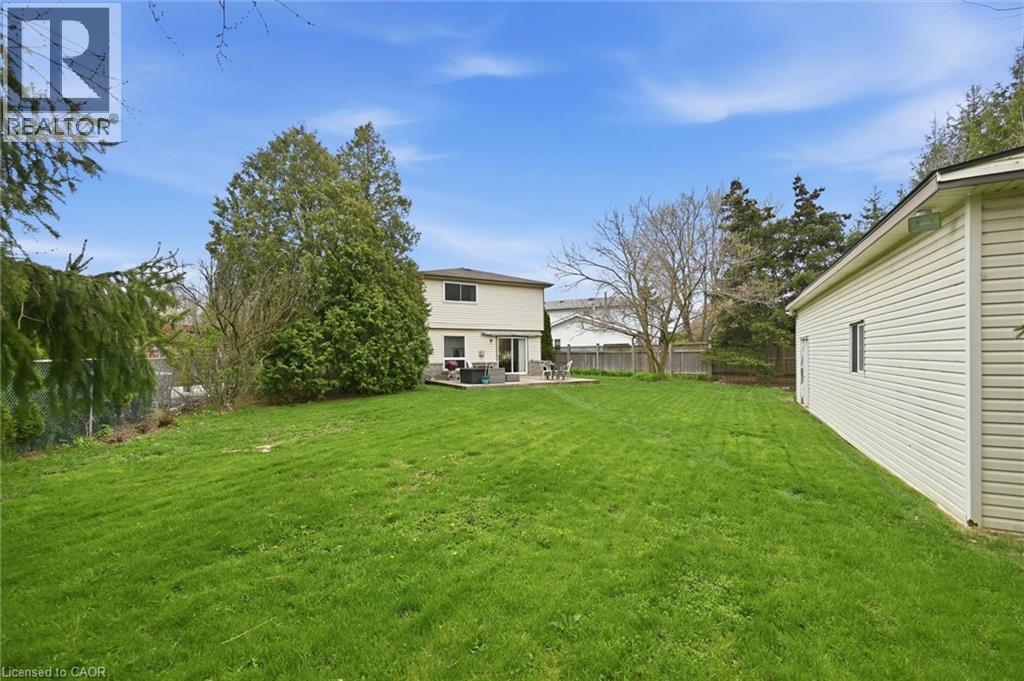 712 AUBURN Crescent, Burlington, Ontario, L7L5B2 — Photo 4