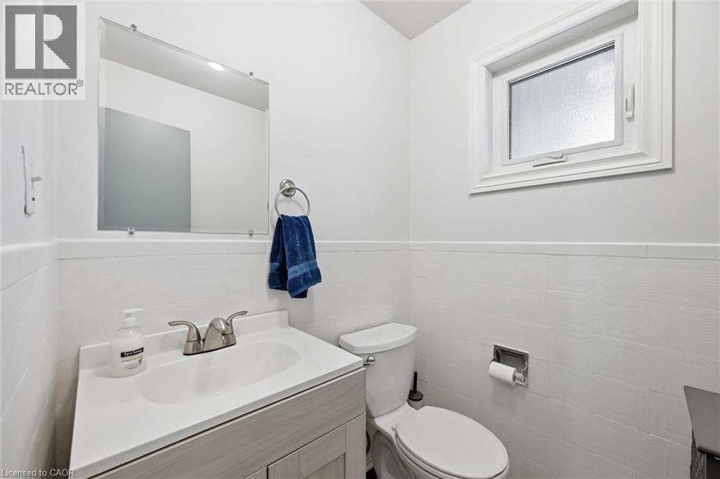 712 AUBURN Crescent, Burlington, Ontario, L7L5B2 — Photo 8