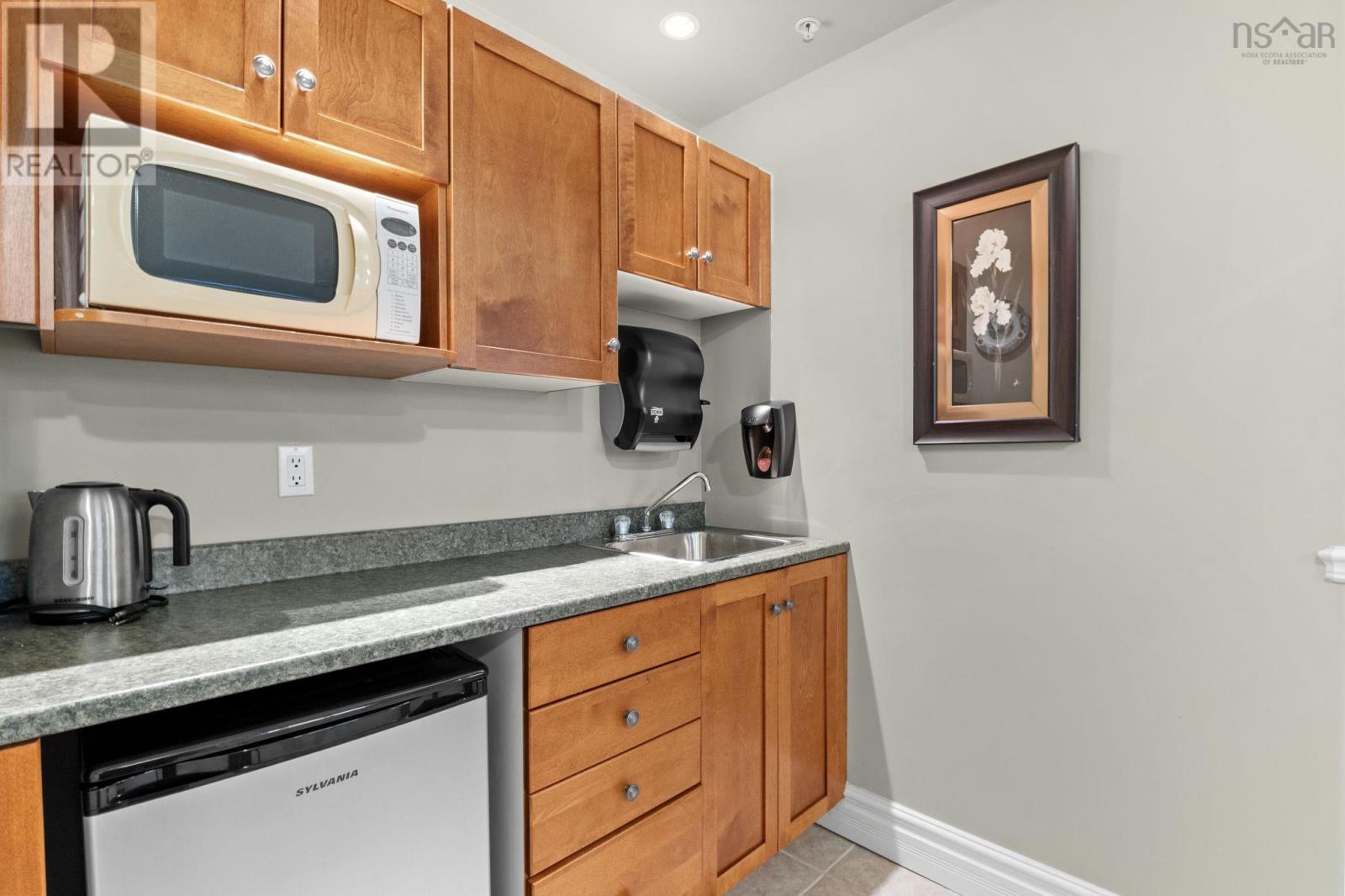 Property 26 of 47 of 401 277 Rutledge Street