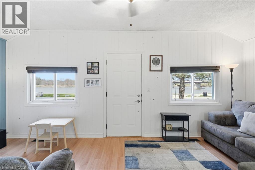 12 OUSE Street S - 15