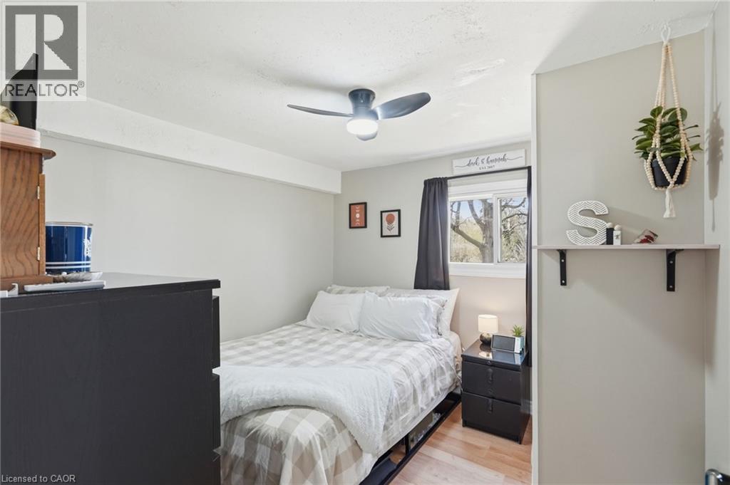 12 OUSE Street S - 32
