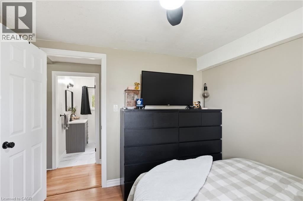 12 OUSE Street S - 34