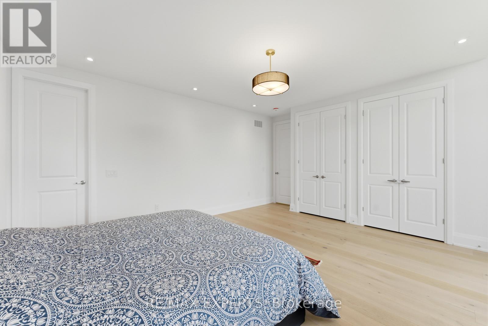 15 SCULPTURE GARDEN LANE - 44