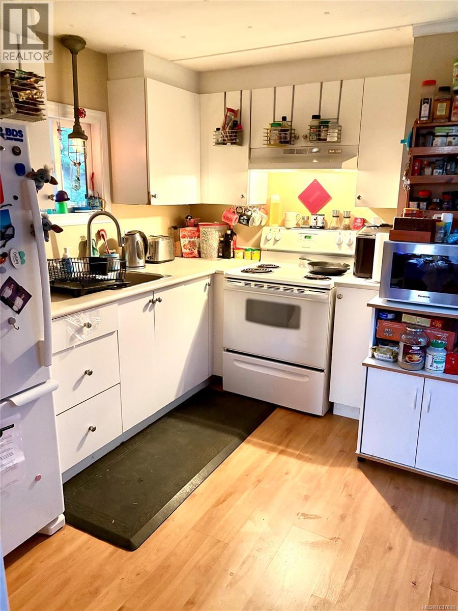 2318 Gould Rd E - 3