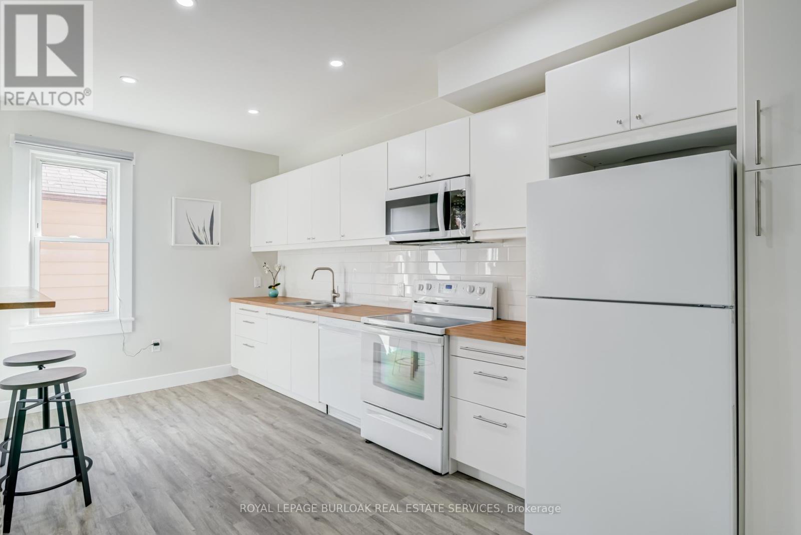 131 PARK ROW N - 11