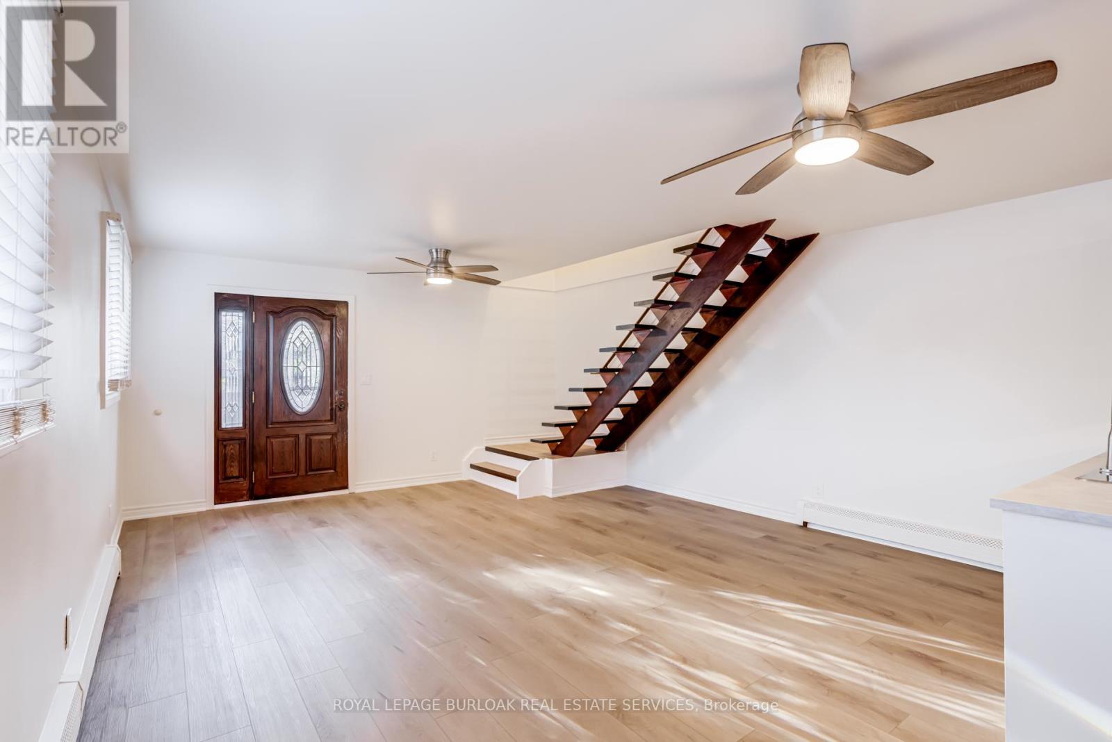 131 PARK ROW N - 25