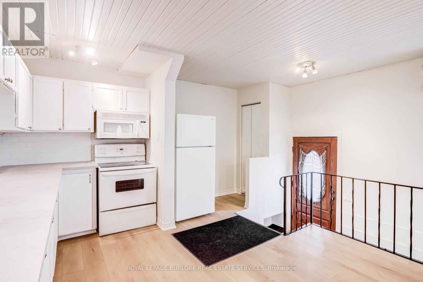 131 PARK ROW N - 30