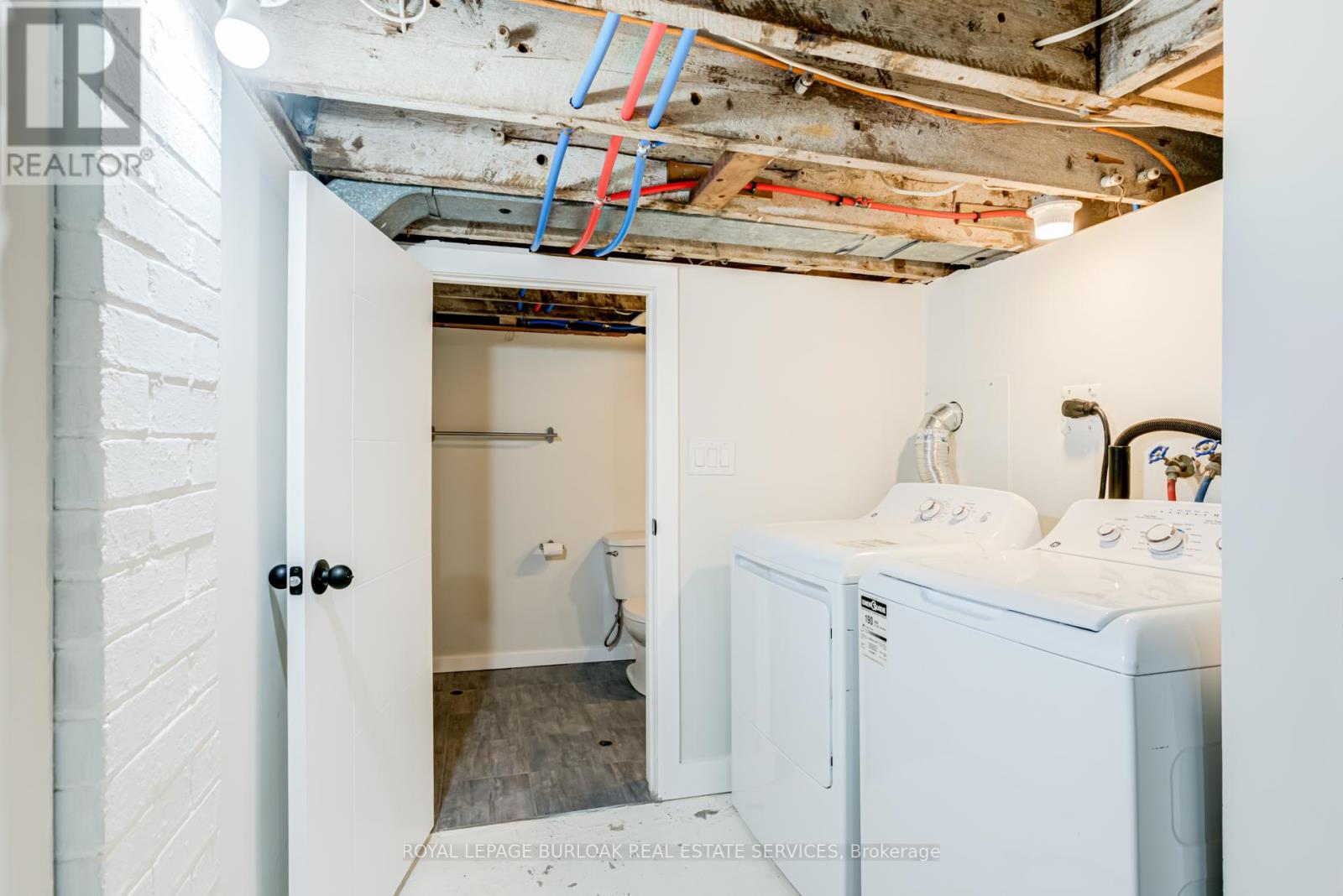 131 PARK ROW N - 43