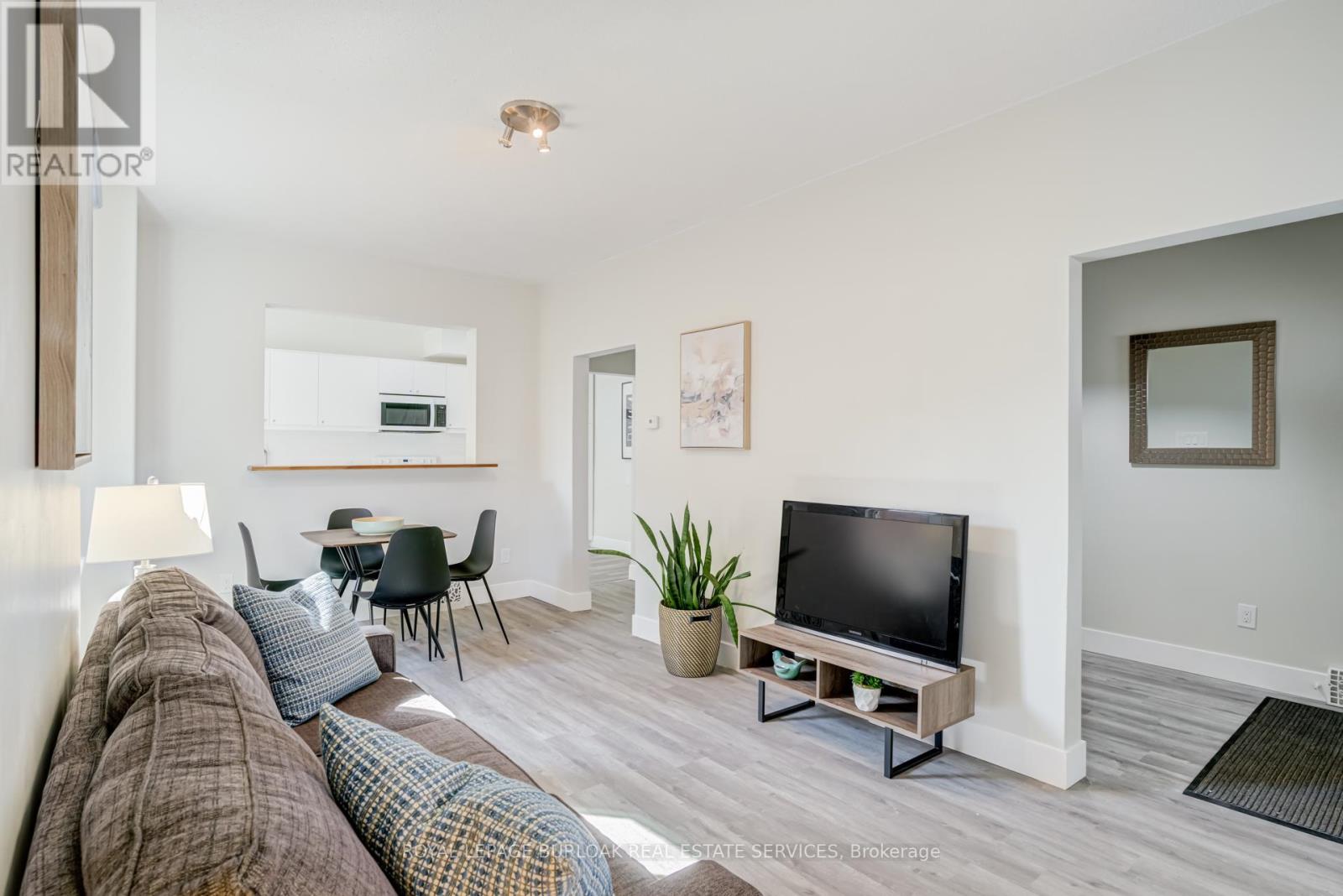 131 PARK ROW N - 6