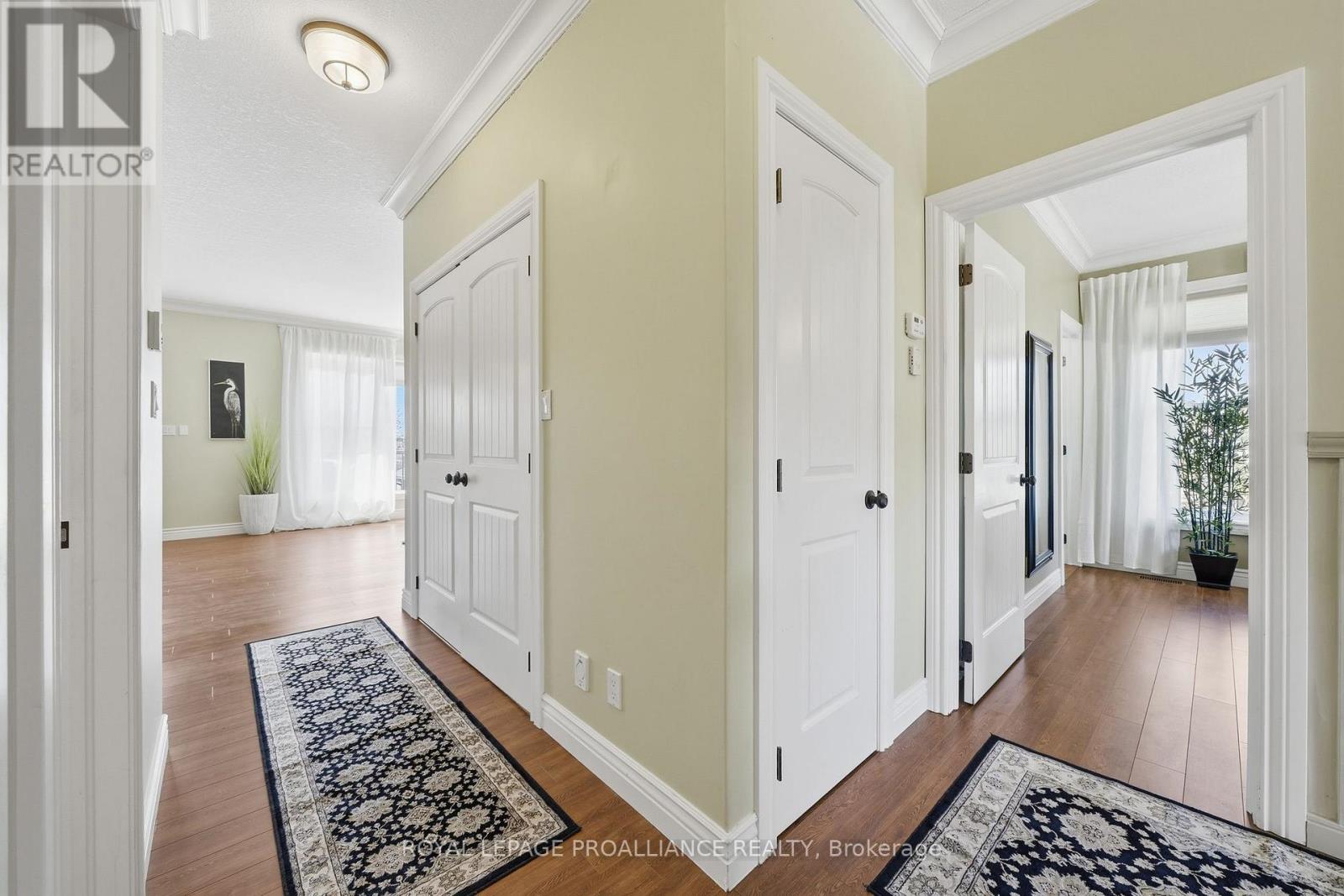 31 PRICE STREET E - 22