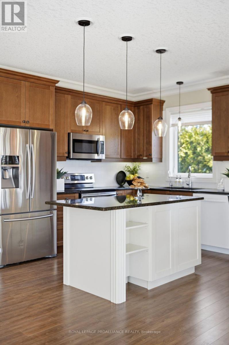 31 PRICE STREET E - 9