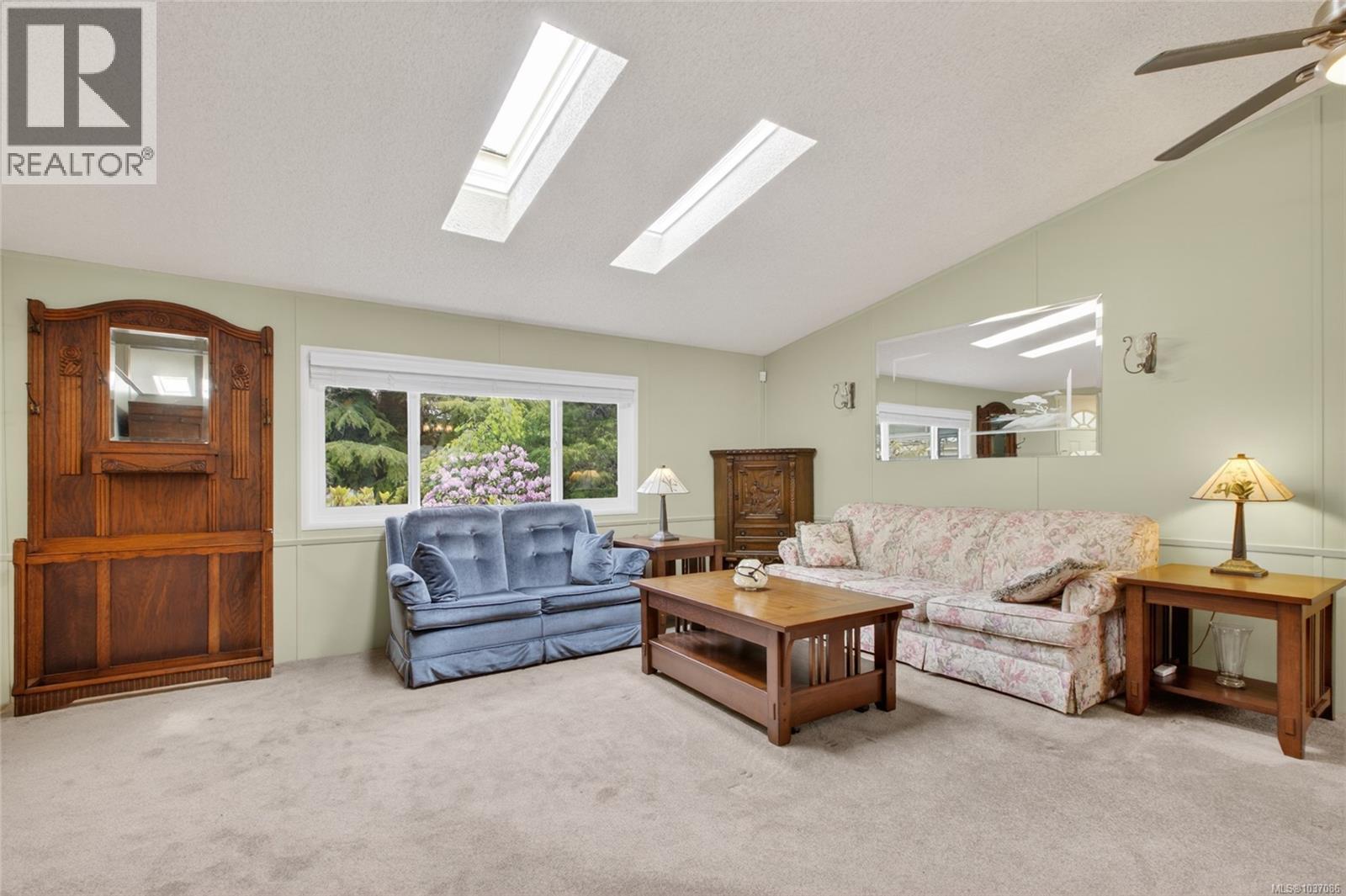 2200 Stadacona Dr - 10