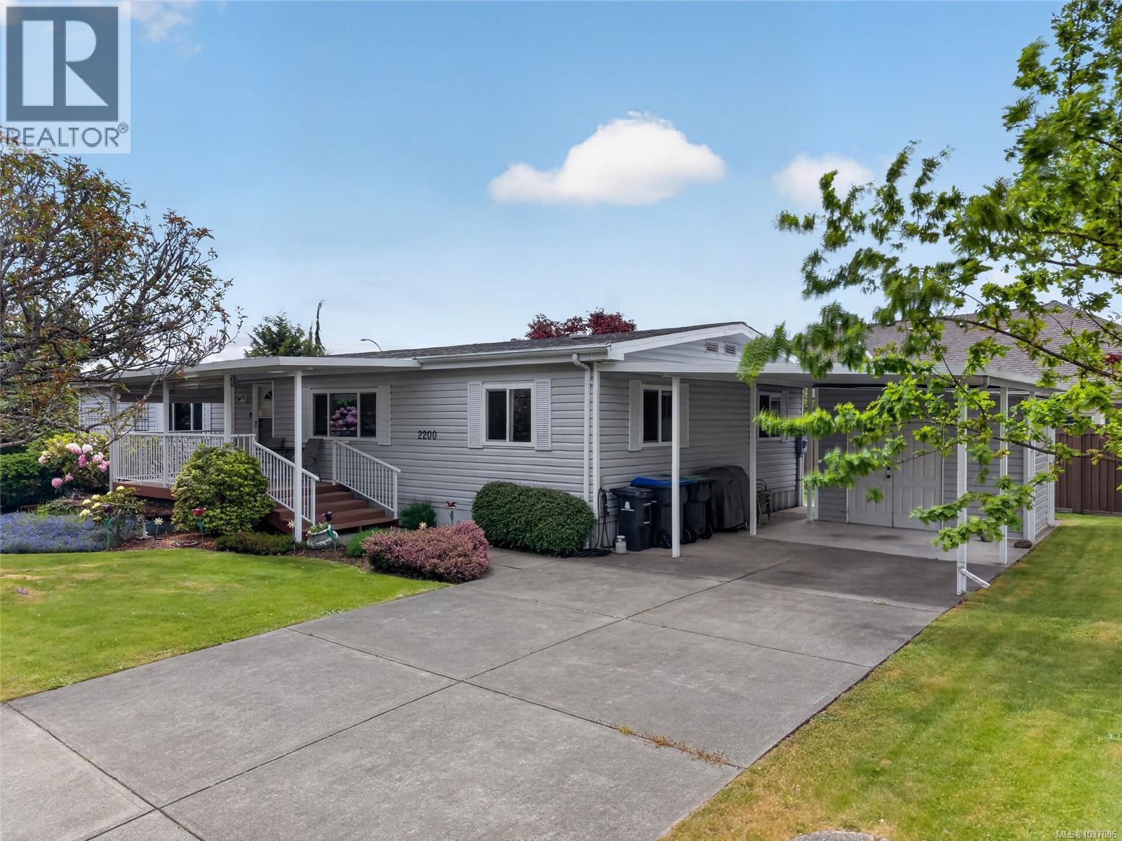 2200 Stadacona Dr - 35
