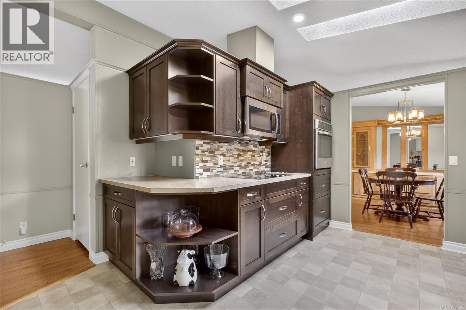 2200 Stadacona Dr - 7