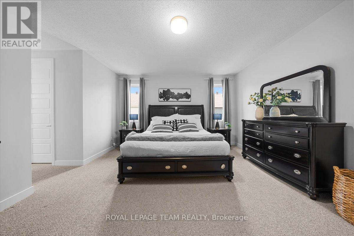 845 PEARLY EVERLASTING CRESCENT - 21