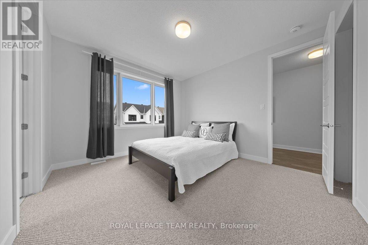 845 PEARLY EVERLASTING CRESCENT - 28