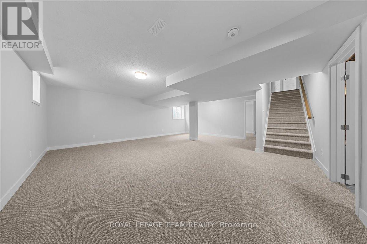 845 PEARLY EVERLASTING CRESCENT - 31