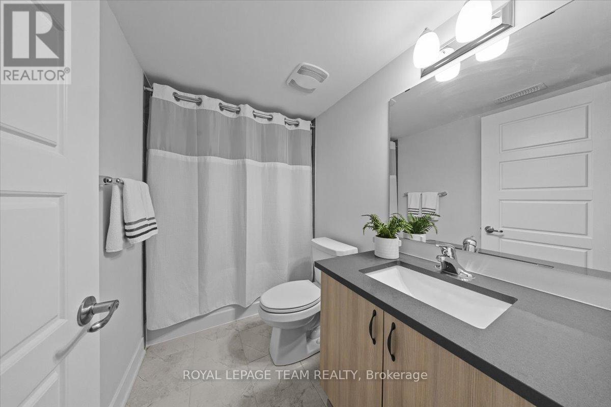 845 PEARLY EVERLASTING CRESCENT - 33
