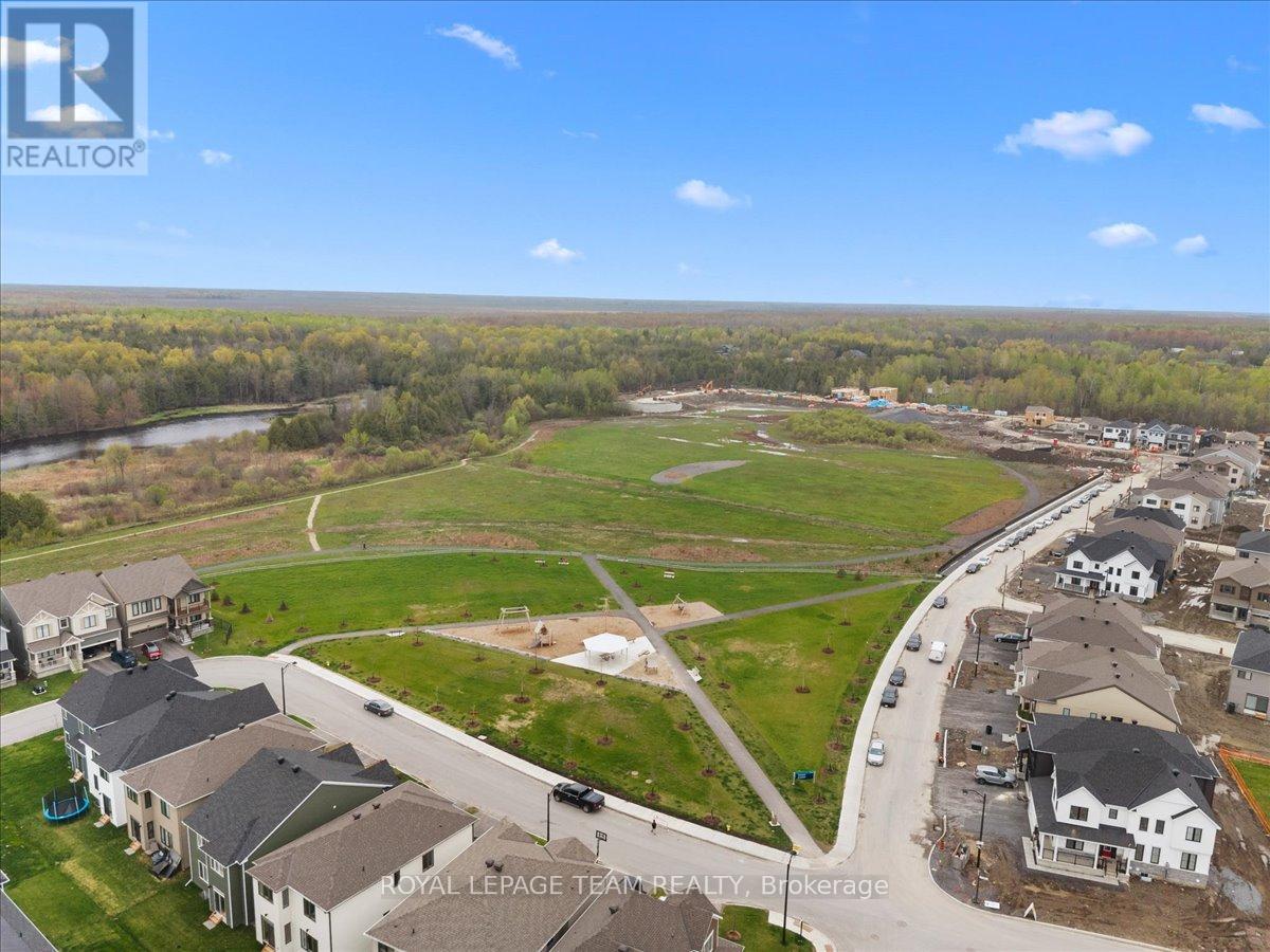 845 PEARLY EVERLASTING CRESCENT - 37