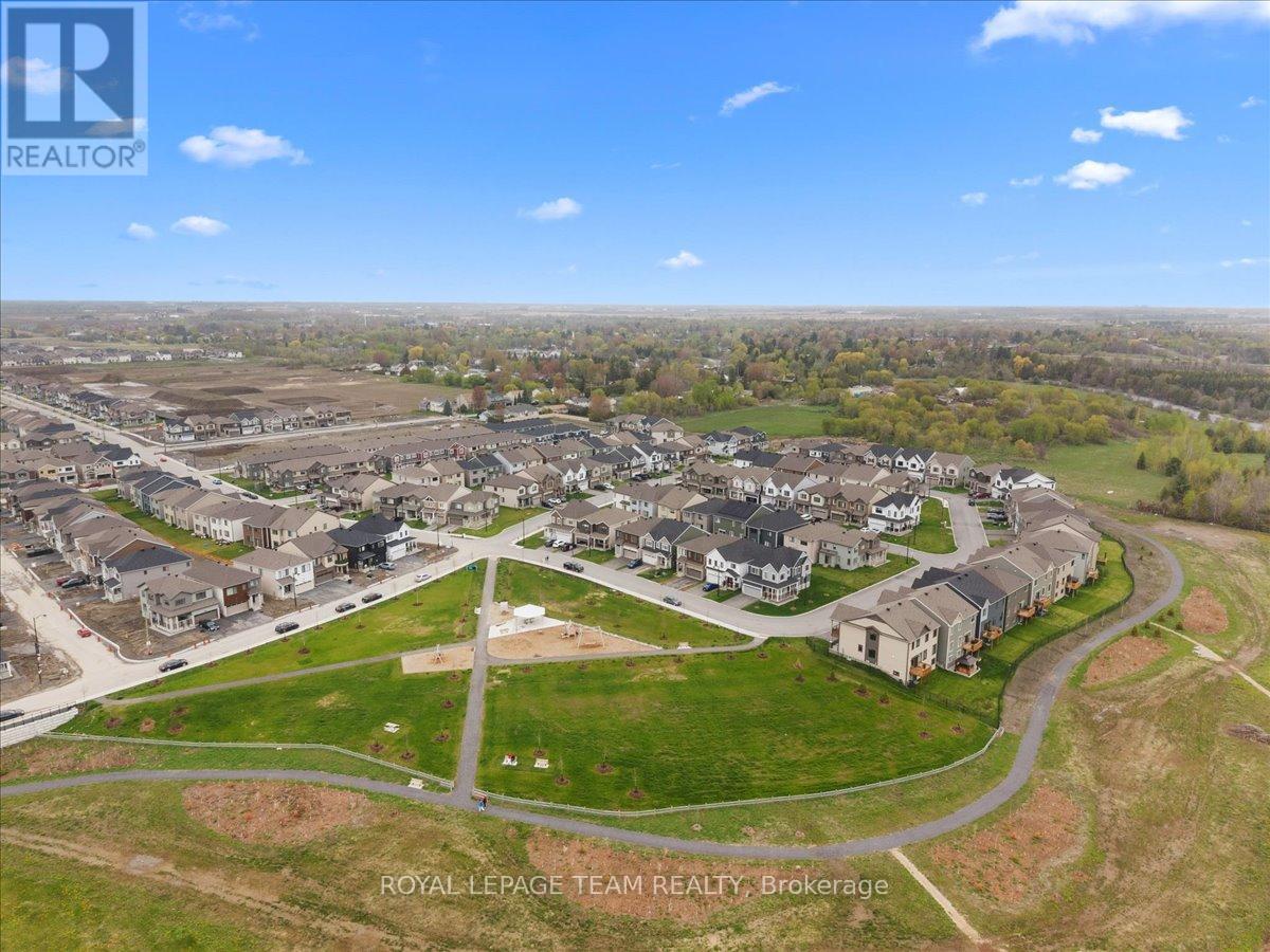 845 PEARLY EVERLASTING CRESCENT - 39