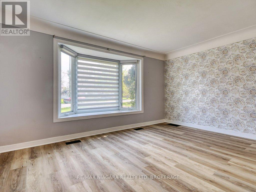 11 WINNIFRED AVENUE - 15