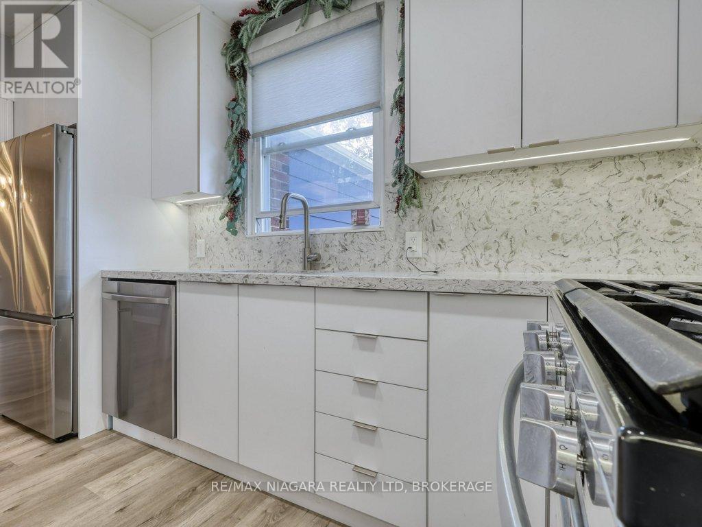 11 WINNIFRED AVENUE - 24