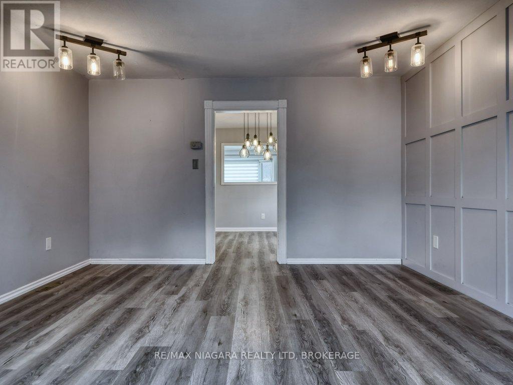 11 WINNIFRED AVENUE - 26