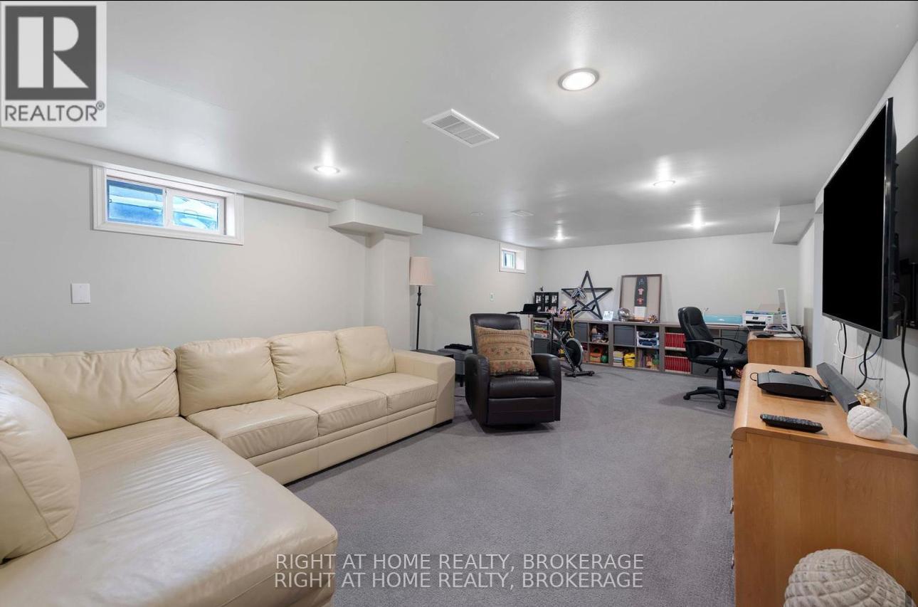 57 METCALFE STREET - 30