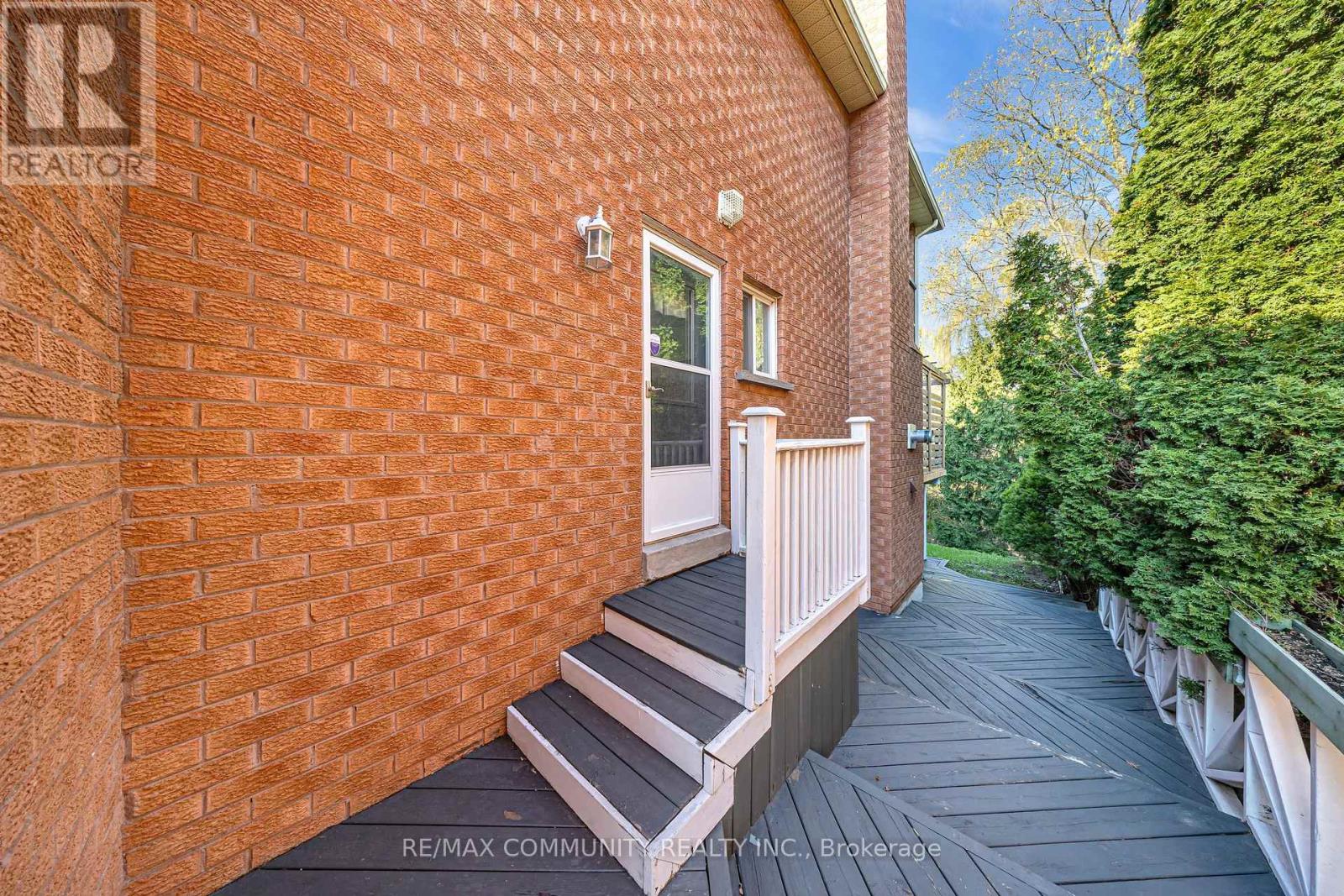 2387 DENVALE DRIVE - 10