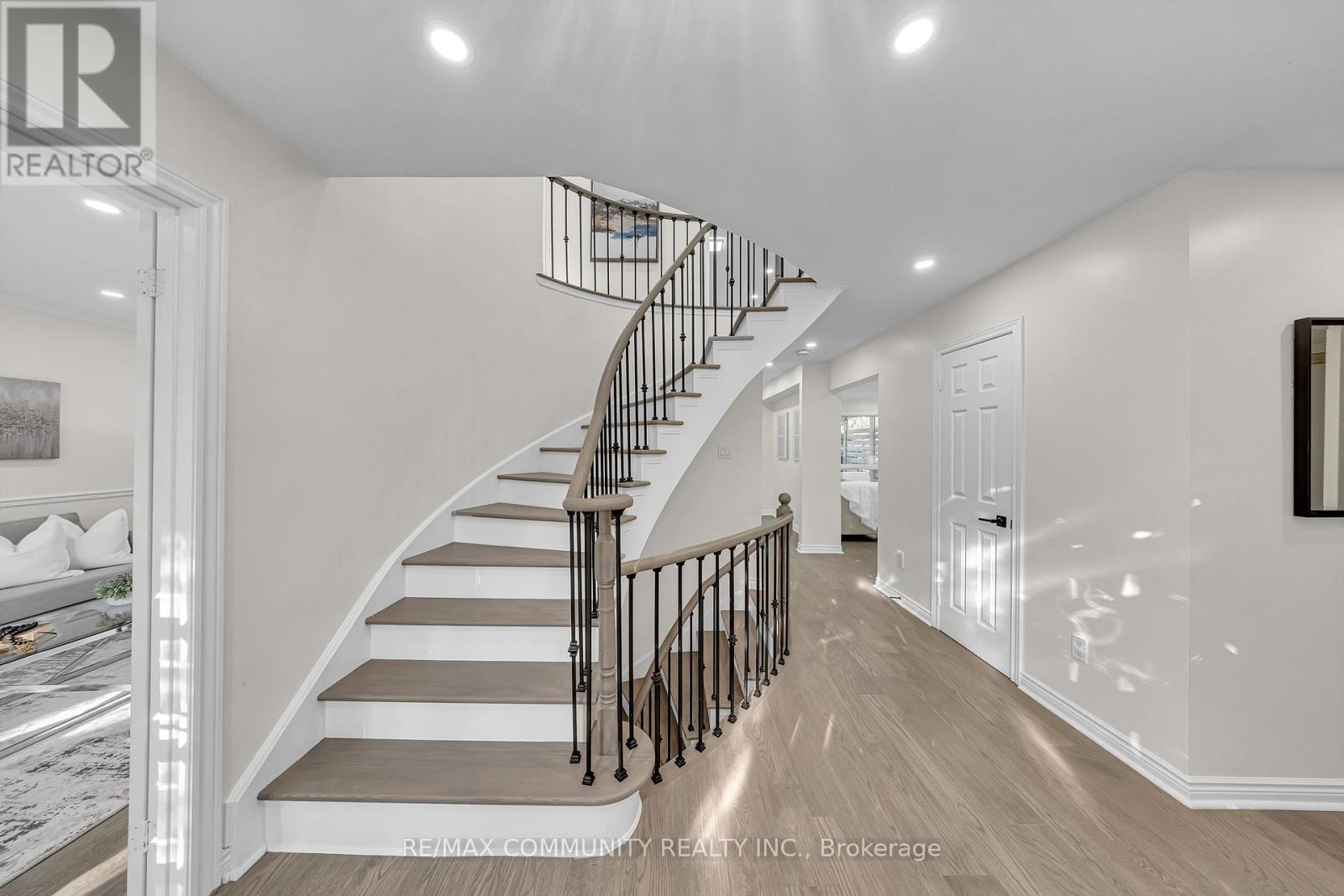 2387 DENVALE DRIVE - 12