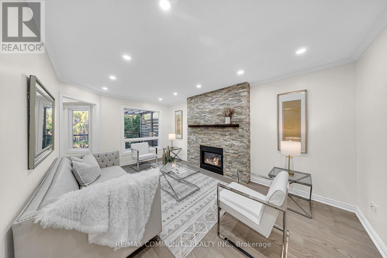 2387 DENVALE DRIVE - 24