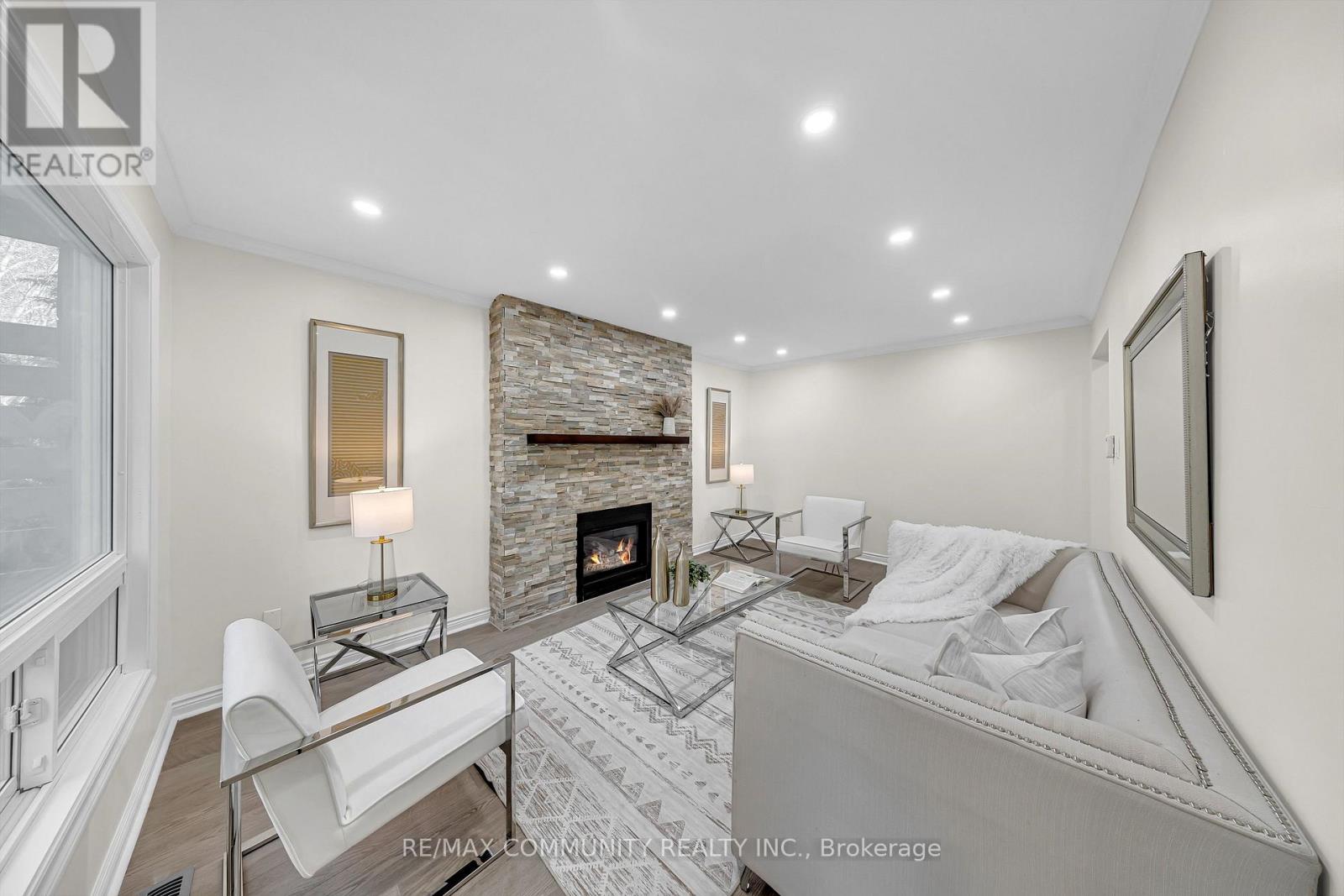 2387 DENVALE DRIVE - 25