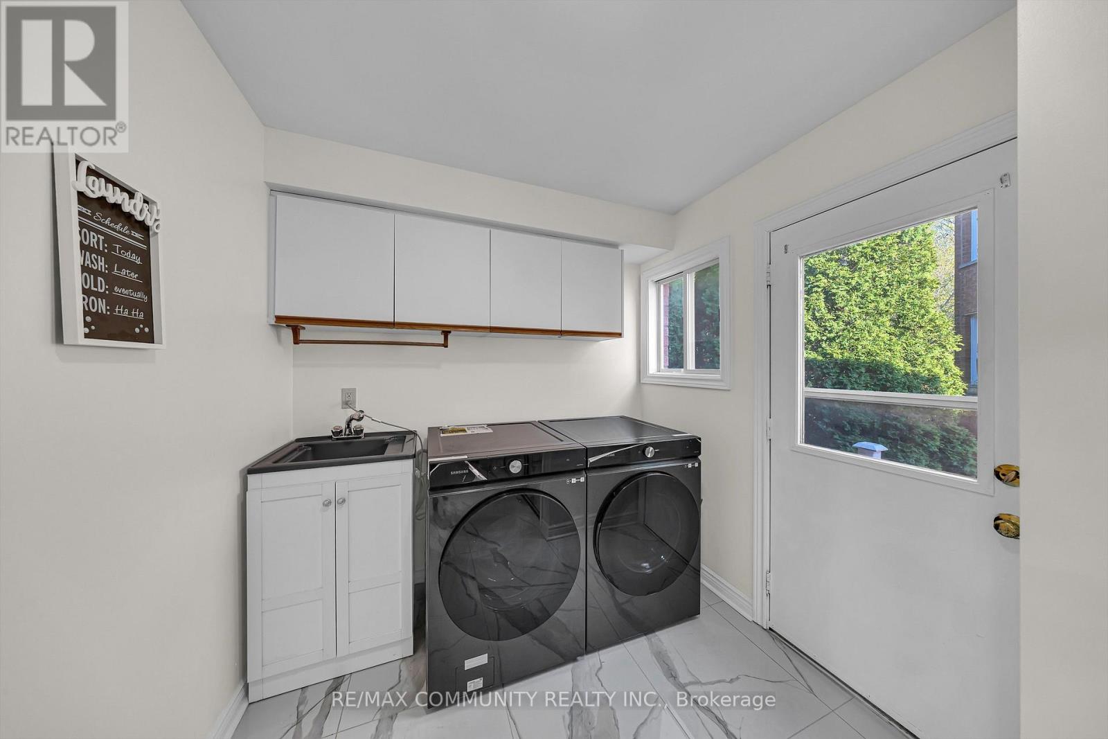 2387 DENVALE DRIVE - 29