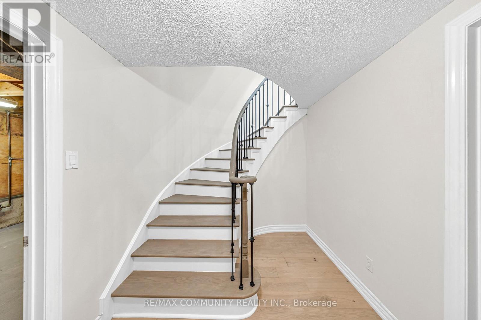 2387 DENVALE DRIVE - 44