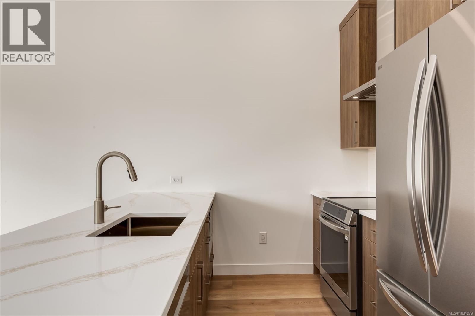 #303 7181 Lantzville Rd - Image 3