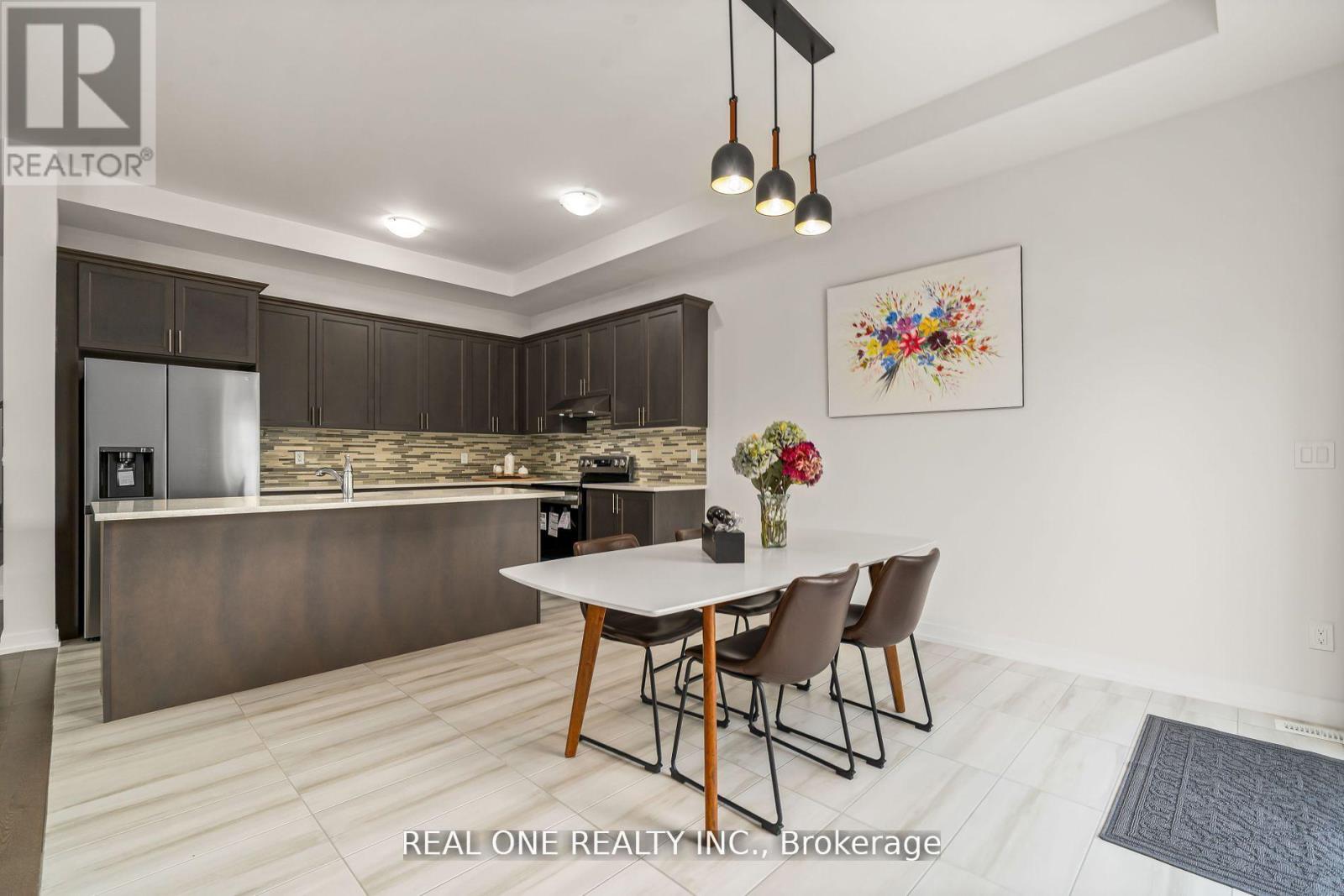 14 TWELVE TREES COURT - 16