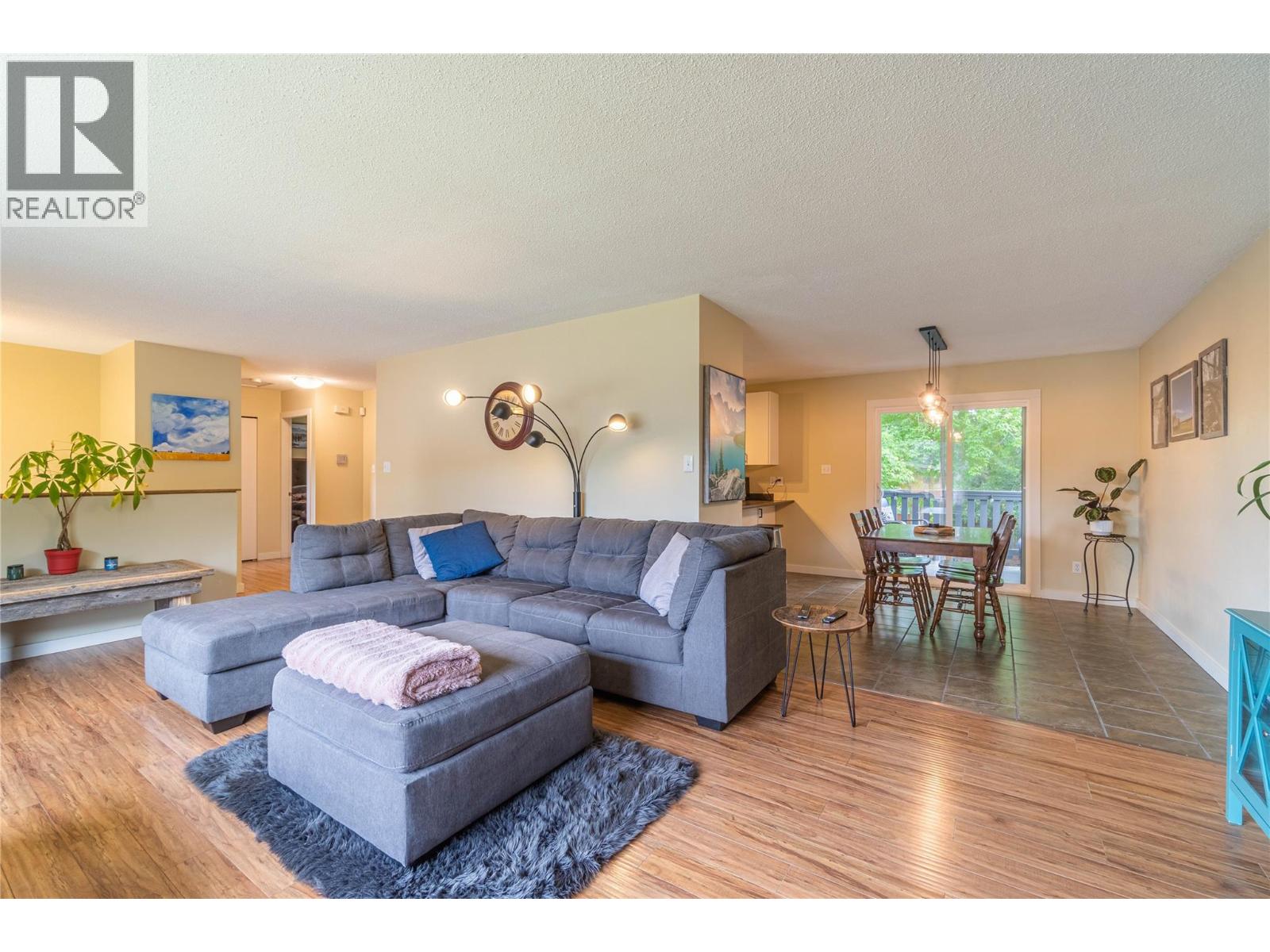 879 SERLE Road - 5