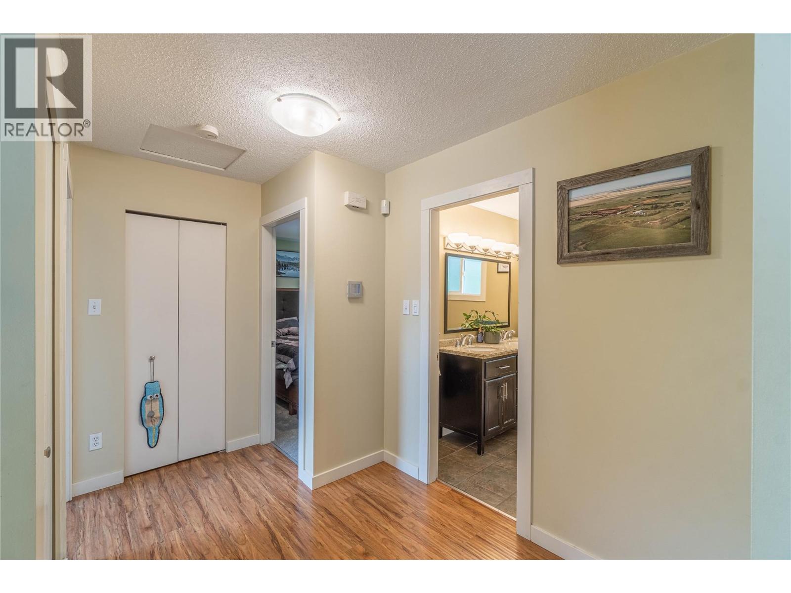 879 SERLE Road - 24