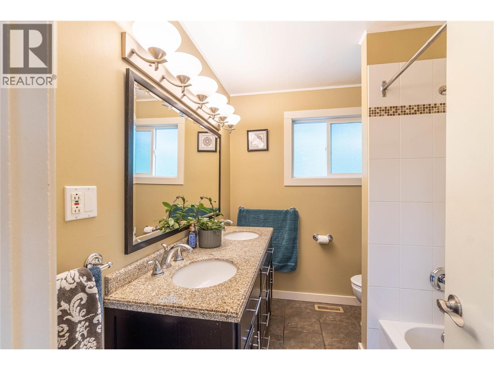 879 SERLE Road - 25