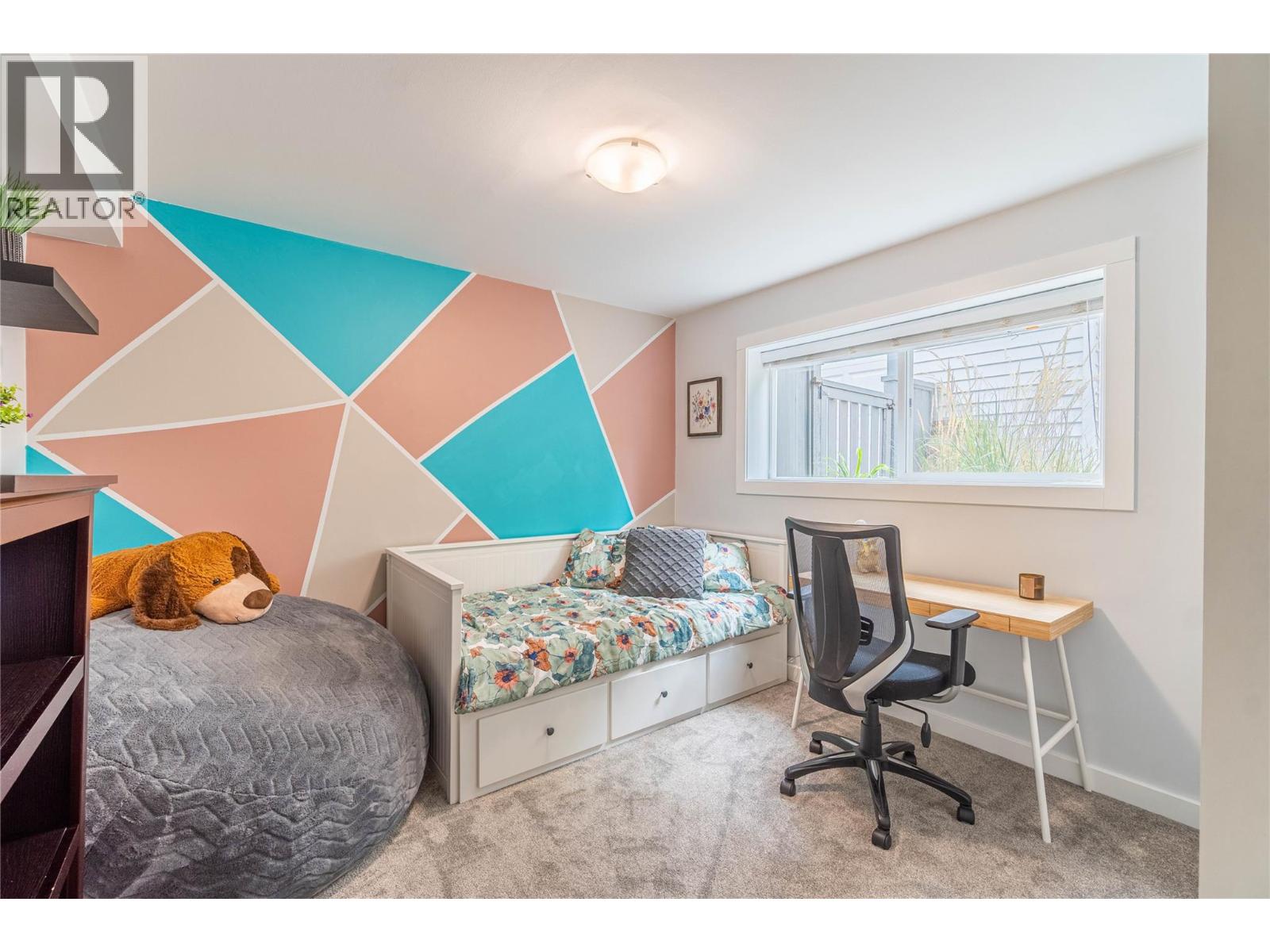 879 SERLE Road - 32